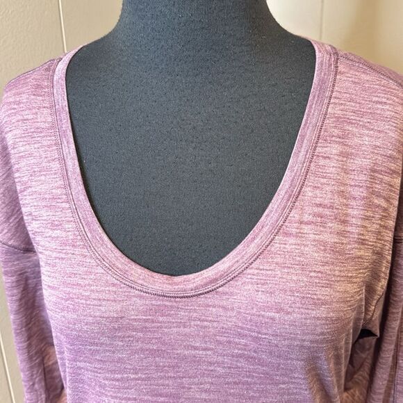 Lululemon heathered foxglove Meant To Move scoop neck lightweight tee. Size 6. - Picture 5 of 10